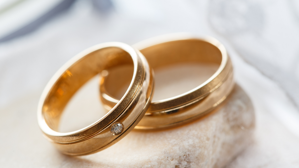 Descubriendo los Aros de Matrimonio: Un Amor Tallado en Oro