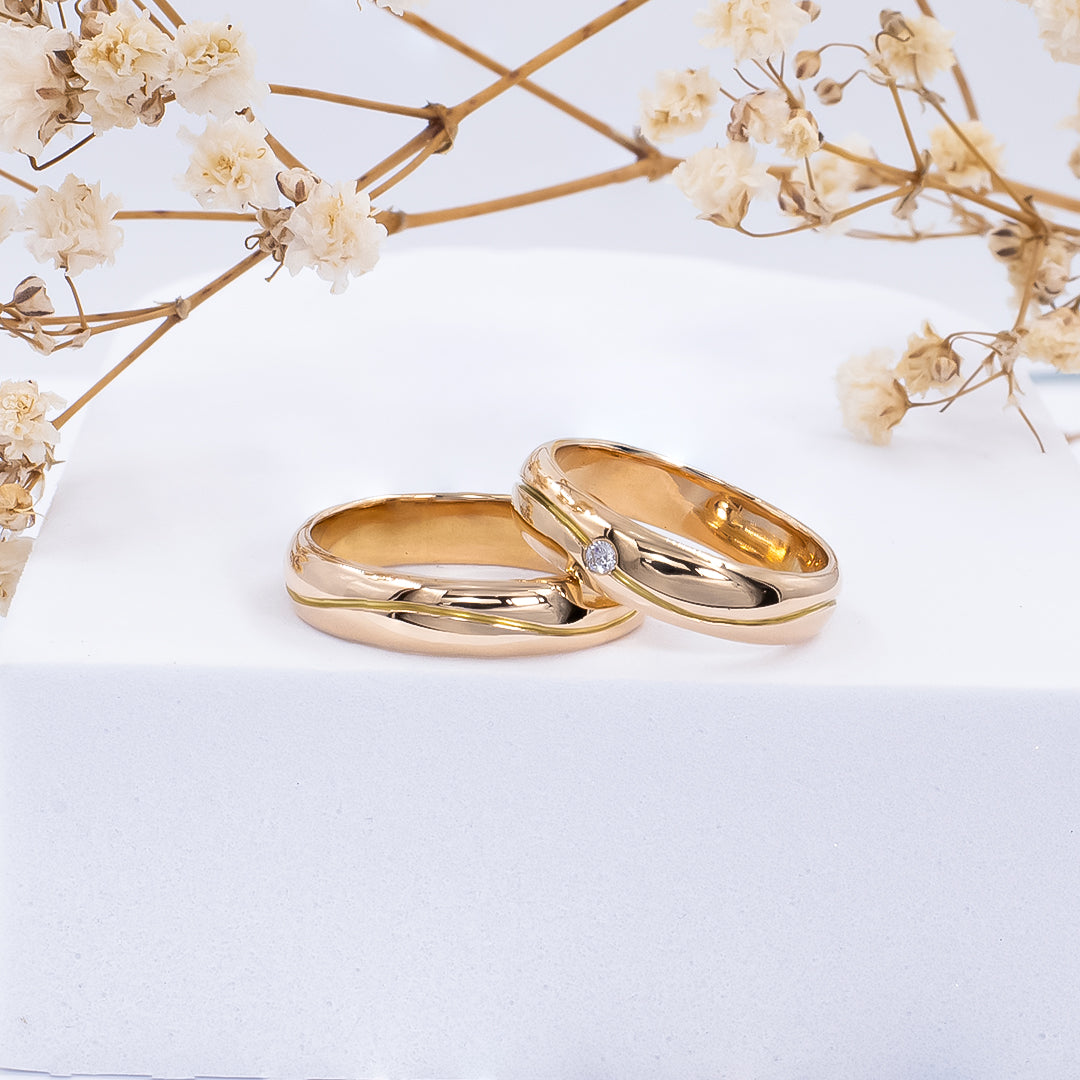Aros de matrimonio Amor de mi vida en oro amarillo de 18K con diaman Peruviana Joyas