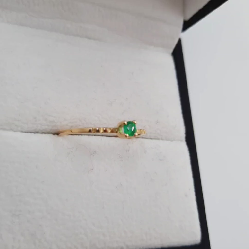 Anillo de promesa "Esmeralda I" en oro amarillo de 18K - Peruviana Joyas
