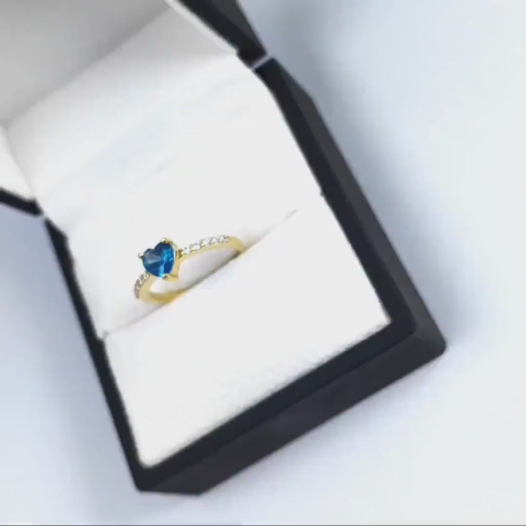 Anillo de Compromiso "Corazon Enamorado" en oro de 18K con topacio London - Peruviana Joyas
